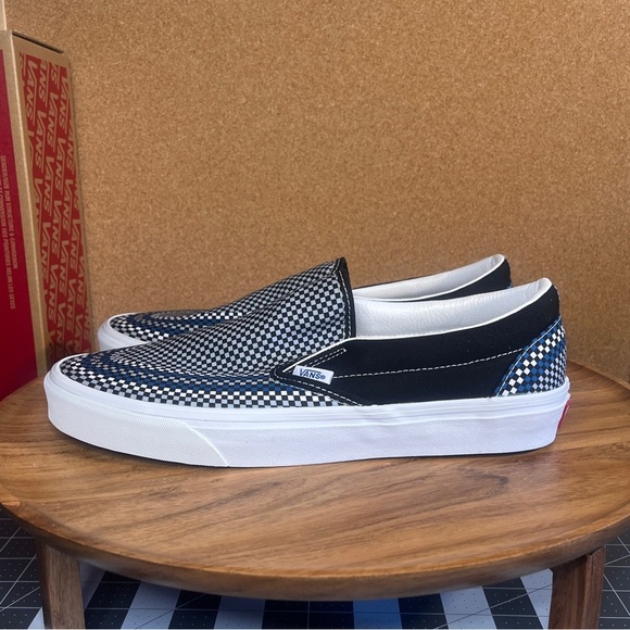 Vans slip on
Brand new
‘Tileboard black ‘
*RARE**
NWOT - Picture 7 of 11